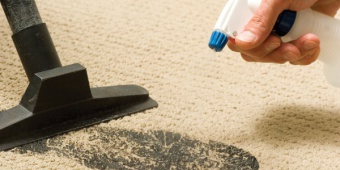 Эффективные способы чистки ковролина от грязи и пятен