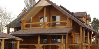 Выбор и обработка древесины при строительстве бревенчатого дома