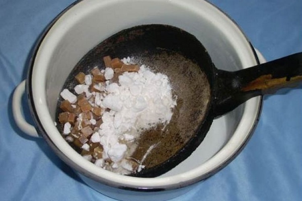 Читка сковородки с мылом и содой